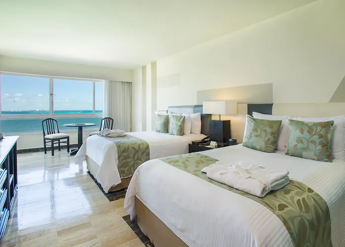 Pet Friendly hotel: Dreams Sands Cancun Resort & Spa (Adults Only)