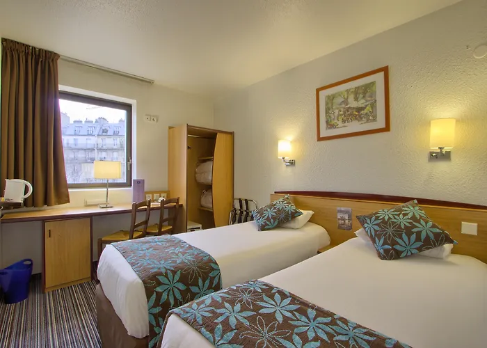 HOTEL 17 Batignolles