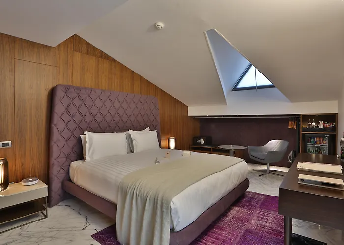 Dosso Dossi s & Spa Downtown