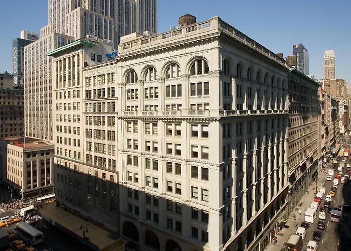 Hotel familiar: U Hotel Fifth Avenue, Empire State Building