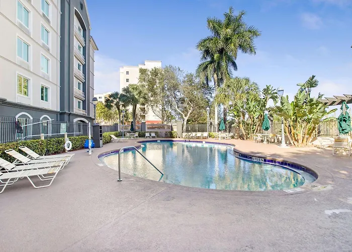 Jacuzzi hotel: La Quinta By Wyndham Ft. Lauderdale Airport