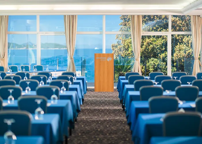 Royal Ariston Hotel