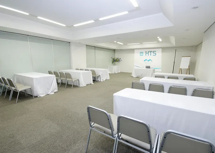 Hotel com piscina: Hotel Adrianópolis All Suites