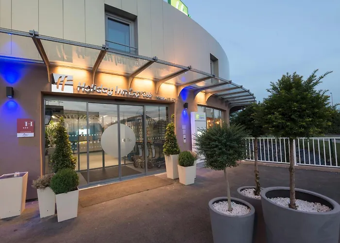 Holiday Inn Express Paris - Velizy By Ihg