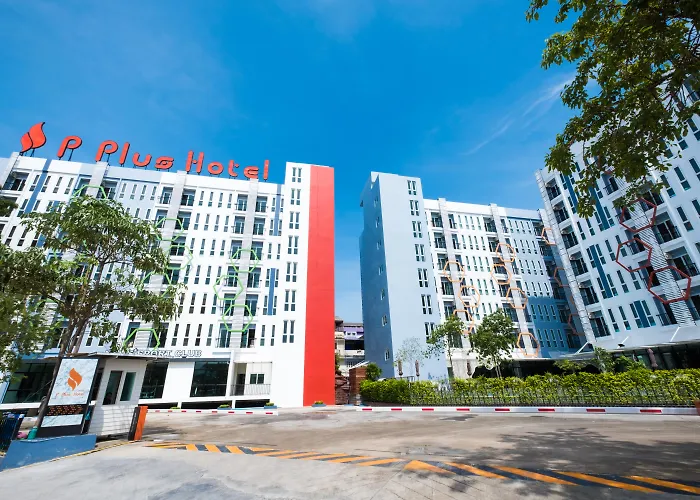 Hotel with pool: P Plus Hotel