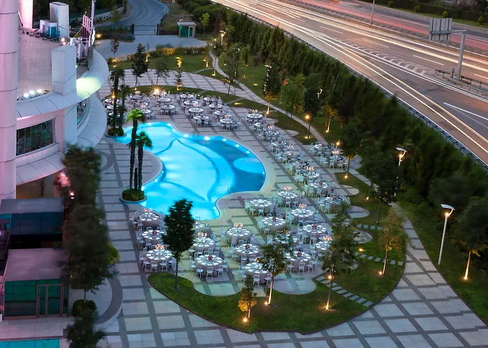 Pet Friendly hotel: Elite World Grand Istanbul Basin Ekspres