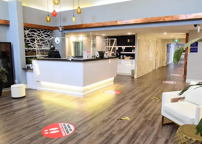 3 star hotel: Days Inn By Wyndham Ottawa West