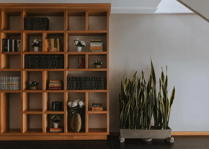 Travelers Orange Suites