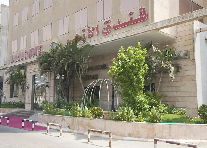 Hotel with pool: Al Azhar Hotel Jeddah