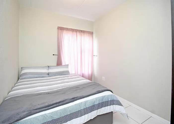 Greenwich 2 Bedroom 2 Bath Serv Apart With 24Hrs Electricity
