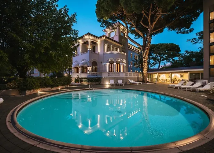 Hotel nahe College: Hotel De La Ville