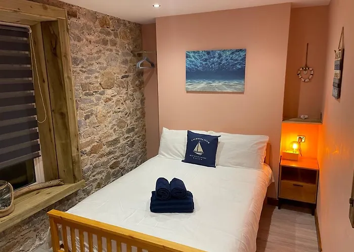 Island Lodge Since 1835 Barbican, Free Limited Parking, Perfect For Ferry Terminal