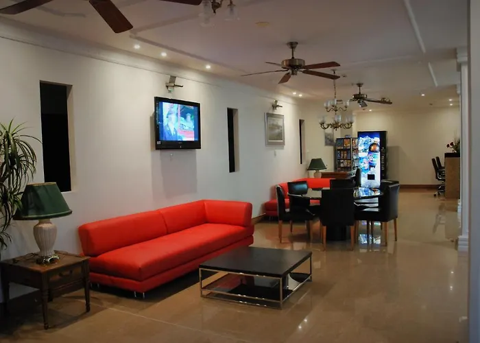 Cheap hotel: Astor Metropole Hotel