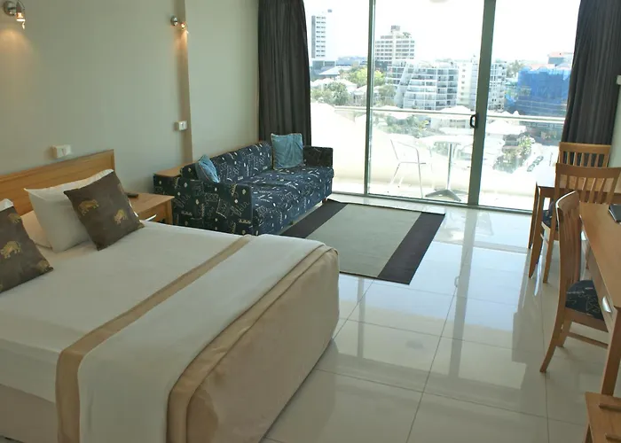 Cheap hotel: Astor Metropole Hotel