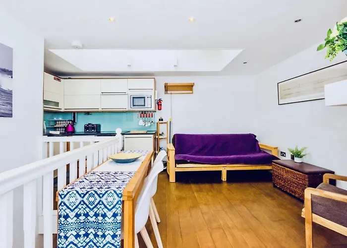 Private villas Mews House