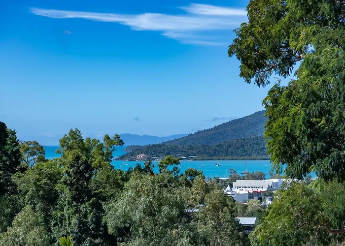 Airlie Summit Apartments