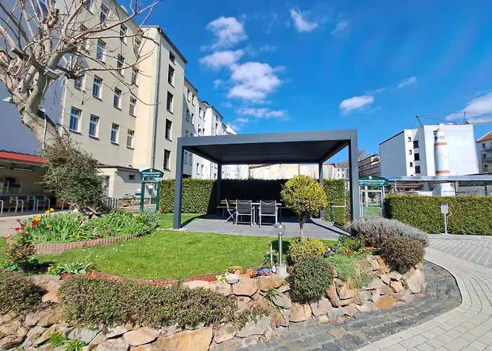 Space Hotel im Campus der JvP Schule