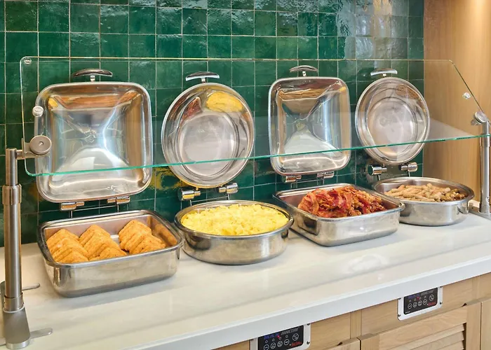 Hotel with Tennis: Outrigger Reef Waikiki Beach Resort