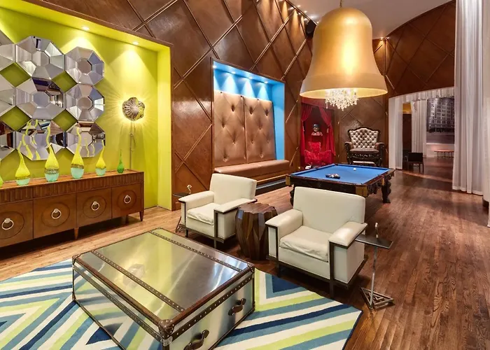 Hotels with pool Saint , New Orleans, French Quarter, Autograph Collection