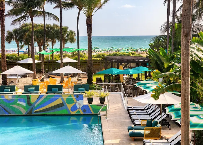 Kimpton Surfcomber By Ihg