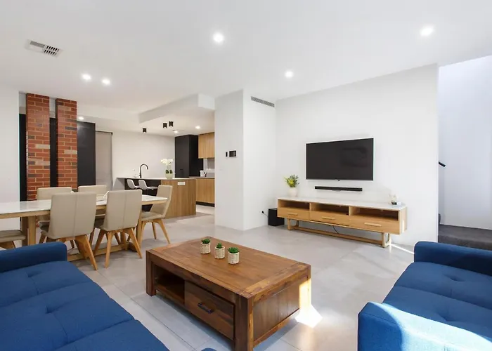 Vacation home: Westside Retreat