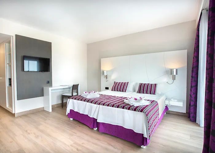Ping Pong hotel: Mar Hotels Playa Mar & Spa