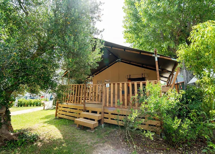 Hotel nahe College: Sivinos Camping Boutique