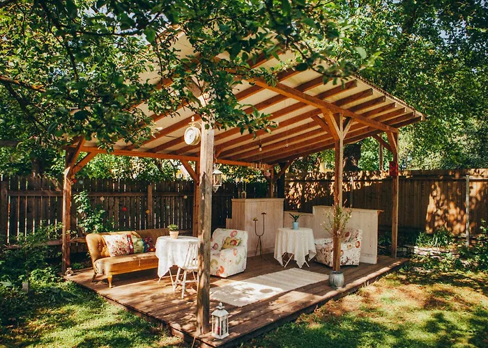 Marta 8 - House & Garden