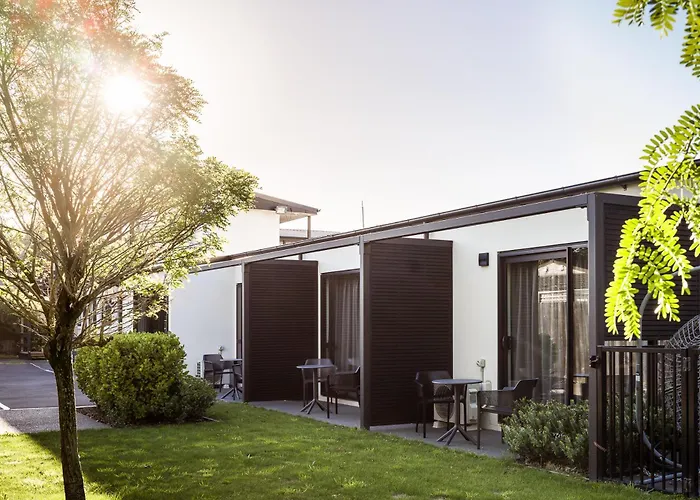 Hotel near College: Carnmore Hagley Park