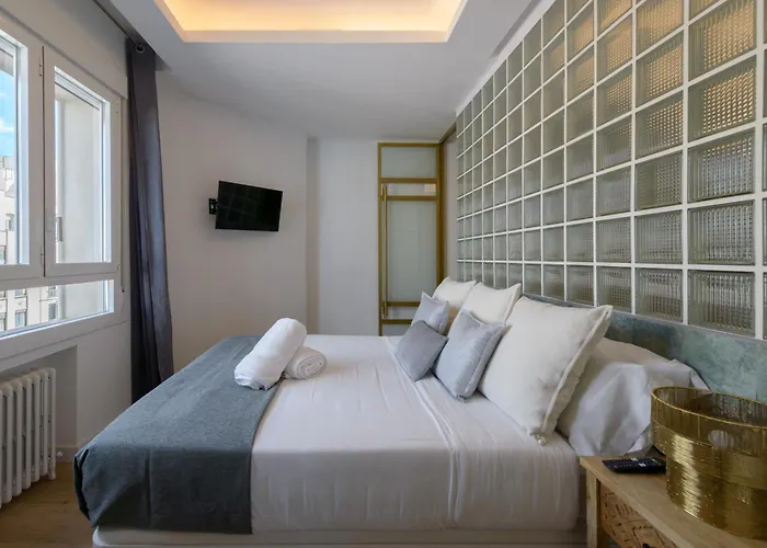 Gran Via Capitals By Monaro*****