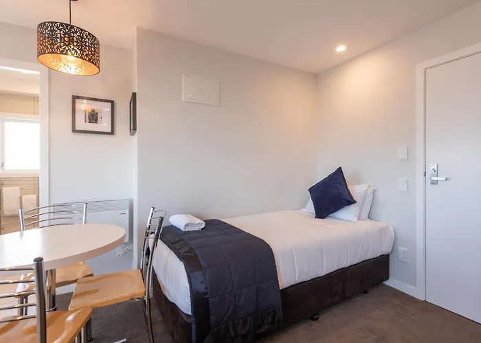 Hotel with view: Capital View Motor Inn - Free Parking