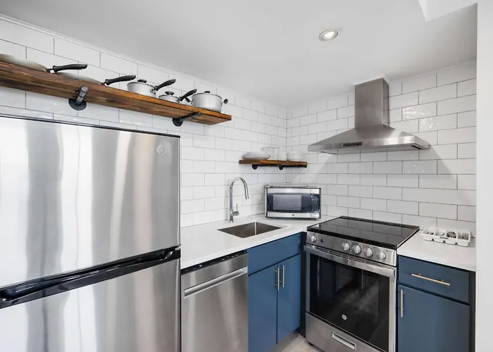 Georgetown Suites Harbour