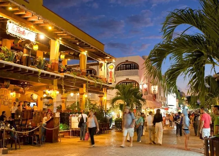 The Boat Condo By Andiani Travel