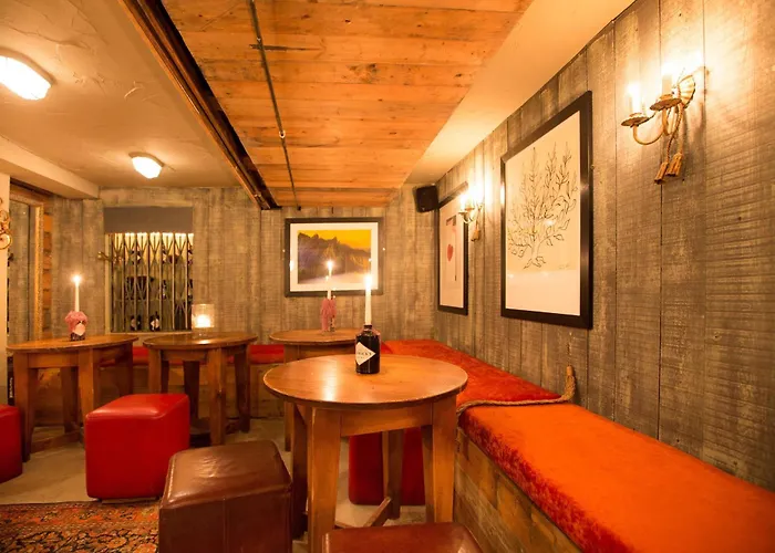 4 star hotel: The Crown And Sceptre