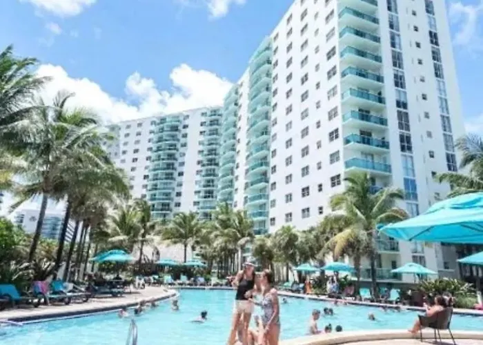 Cheap hotel: Tides Condominiums