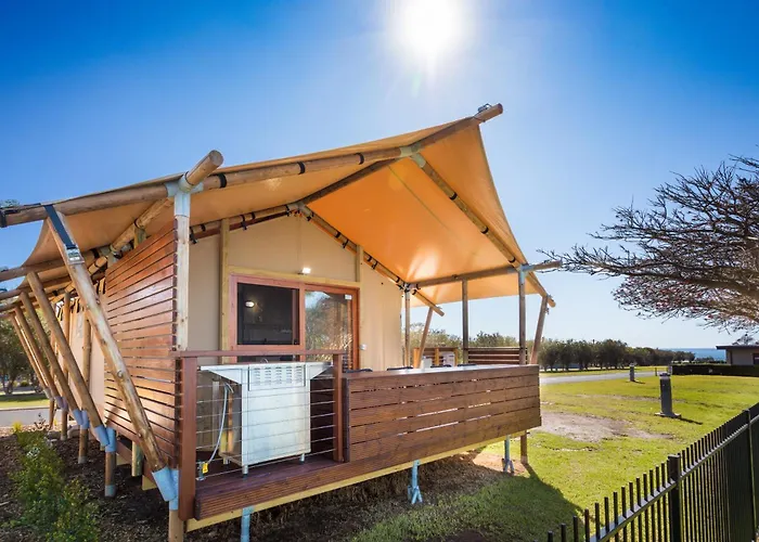 Hotel with pool: Nrma Merimbula Beach Holiday Resort