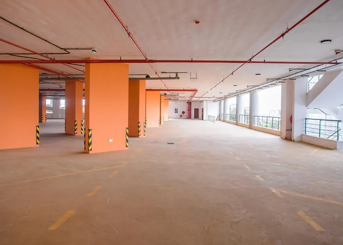 Diamond Plaza Apartments