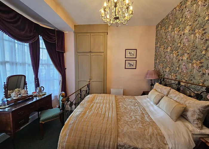 Cheap hotel: Mostyn House