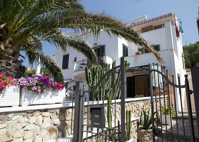 3 star hotel: Casa Baia Luna