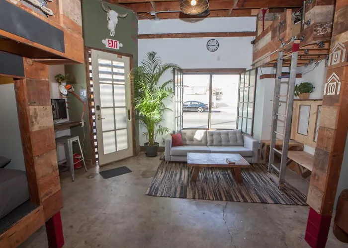 Podshare East Hollywood