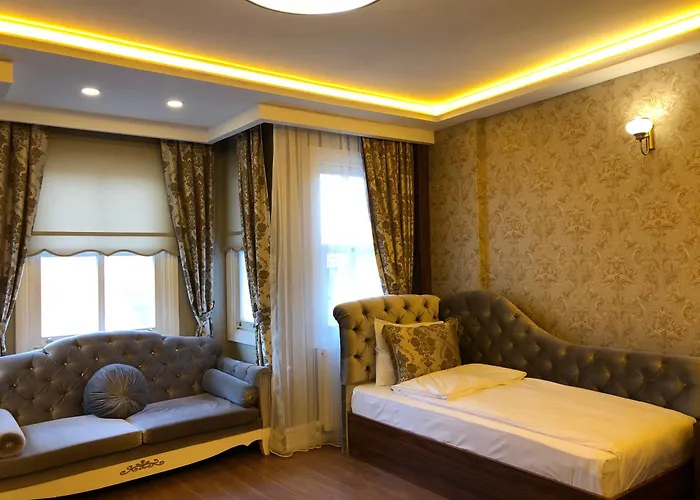 Rose Mansion By Otantik Suites