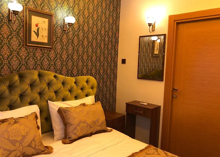 Rose Mansion By Otantik Suites