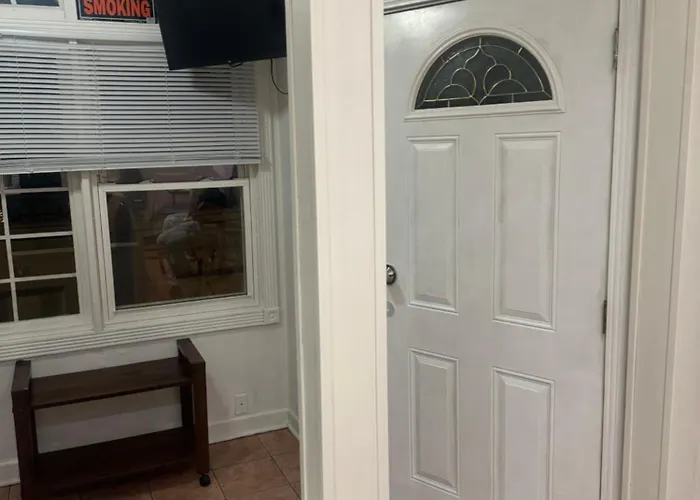 Bed and Breakfast Hollywood Rentals Llc