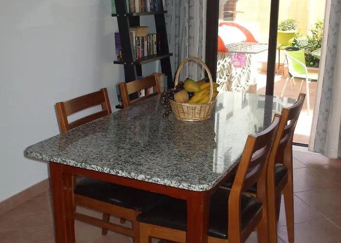 Casa de hóspedes: Dinas Guesthouse