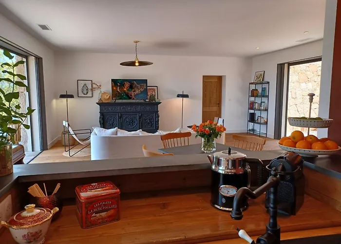 U Castellu Chambres d'hôtes&Location villa et appartements vue mer