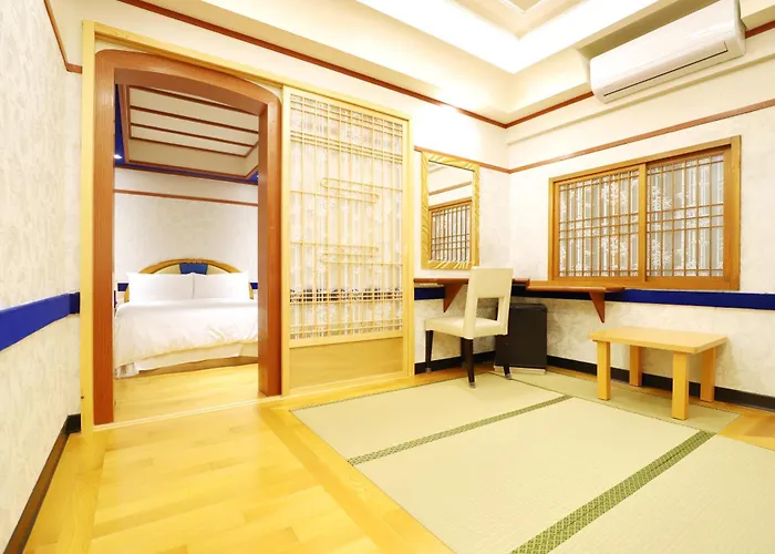 Phoenix Pavilion Hot Spring Hotel