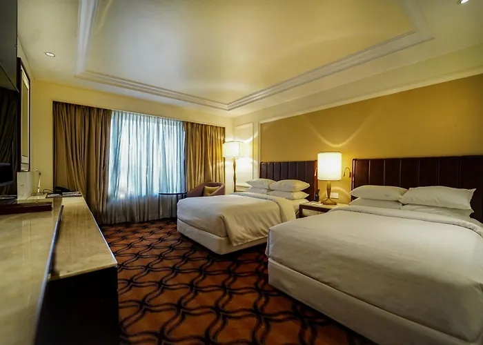 Luxury hotel only: Sheraton Grand Pune Bund Garden Hotel