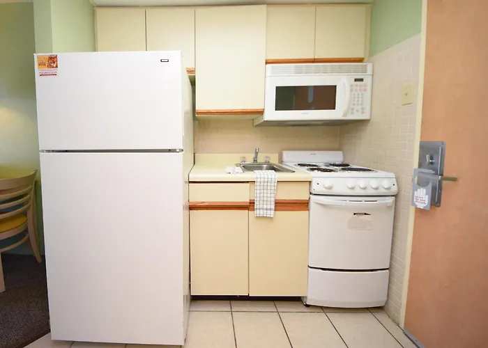 Jacuzzi hotel: Holiday Sands North "On The Boardwalk"