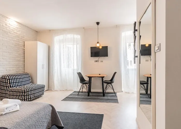 L&B Old Town Studio Apartments