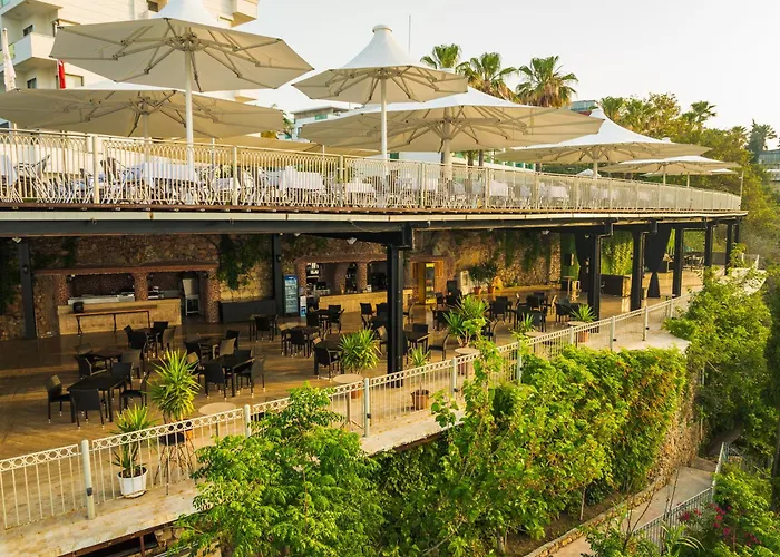 4 star hotel: Falcon Hotel